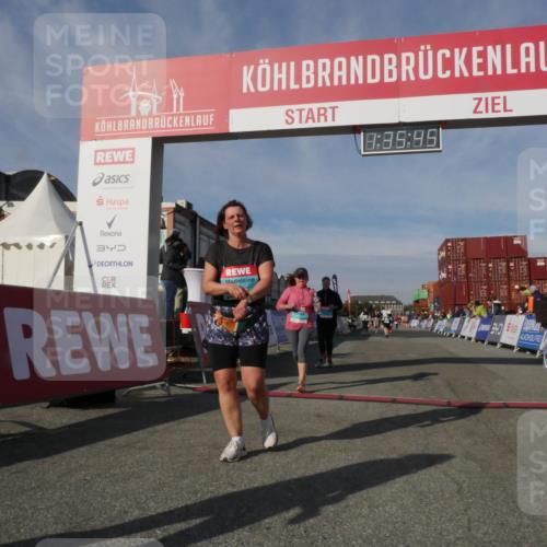 03.10.2025 - Köhlbrandbrückenlauf Matties Gatica Varas http://msf.ph/oto/9171230 03.10.2025 10:35:46 Ziel 1729, 2232, 2558, 2755, 2924 meine-sportfotos.de