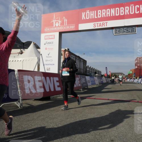 03.10.2025 - Köhlbrandbrückenlauf Matties Gatica Varas http://msf.ph/oto/9171235 03.10.2025 10:35:49 Ziel 1729, 2513, 2558, 2924 meine-sportfotos.de