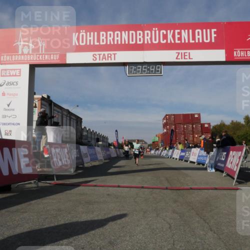 03.10.2025 - Köhlbrandbrückenlauf Matties Gatica Varas http://msf.ph/oto/9171239 03.10.2025 10:35:51 Ziel 1729, 2148, 2513, 2558, 2924 meine-sportfotos.de