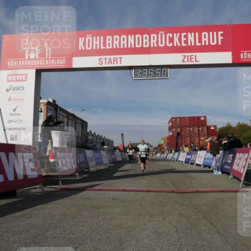 03.10.2025 - Köhlbrandbrückenlauf Matties Gatica Varas http://msf.ph/oto/9171241 03.10.2025 10:35:52 Ziel 1729, 2148, 2513, 2558, 2924 meine-sportfotos.de