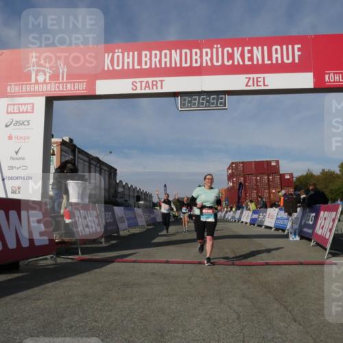 03.10.2025 - Köhlbrandbrückenlauf Matties Gatica Varas http://msf.ph/oto/9171246 03.10.2025 10:35:54 Ziel 1729, 2148, 2474, 2513, 2558, 2924 meine-sportfotos.de