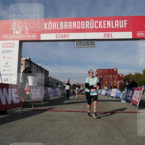 03.10.2025 - Köhlbrandbrückenlauf Matties Gatica Varas http://msf.ph/oto/9171247 03.10.2025 10:35:55 Ziel 1729, 2148, 2474, 2513, 2558 meine-sportfotos.de