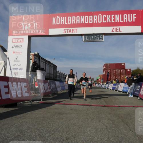 03.10.2025 - Köhlbrandbrückenlauf Matties Gatica Varas http://msf.ph/oto/9171251 03.10.2025 10:35:56 Ziel 1729, 2148, 2418, 2474, 2513, 2558 meine-sportfotos.de