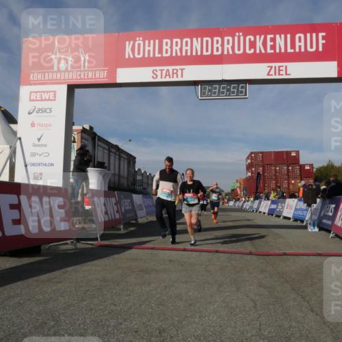 03.10.2025 - Köhlbrandbrückenlauf Matties Gatica Varas http://msf.ph/oto/9171252 03.10.2025 10:35:57 Ziel 1729, 2148, 2418, 2474, 2513, 2558 meine-sportfotos.de