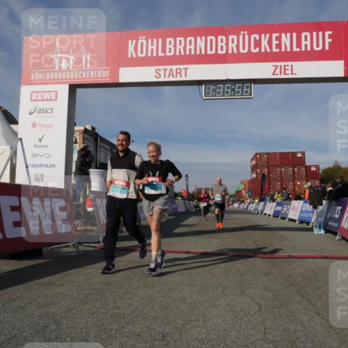 03.10.2025 - Köhlbrandbrückenlauf Matties Gatica Varas http://msf.ph/oto/9171254 03.10.2025 10:35:58 Ziel 2148, 2418, 2474, 2513 meine-sportfotos.de