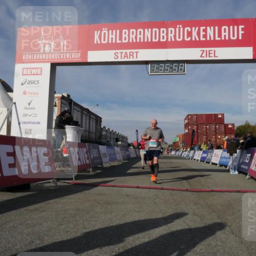 03.10.2025 - Köhlbrandbrückenlauf Matties Gatica Varas http://msf.ph/oto/9171258 03.10.2025 10:36:00 Ziel 2148, 2418, 2474, 2513 meine-sportfotos.de