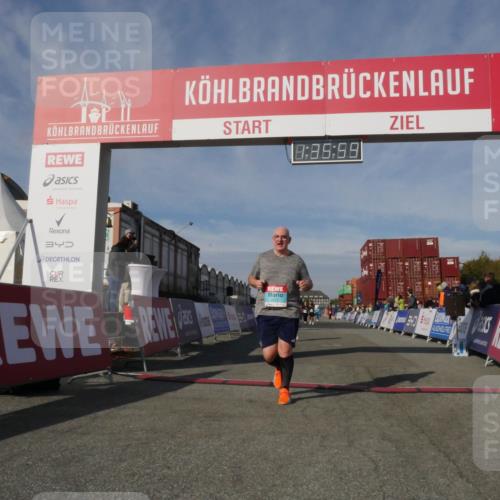 03.10.2025 - Köhlbrandbrückenlauf Matties Gatica Varas http://msf.ph/oto/9171260 03.10.2025 10:36:01 Ziel 2148, 2418, 2474, 3565, 3566 meine-sportfotos.de