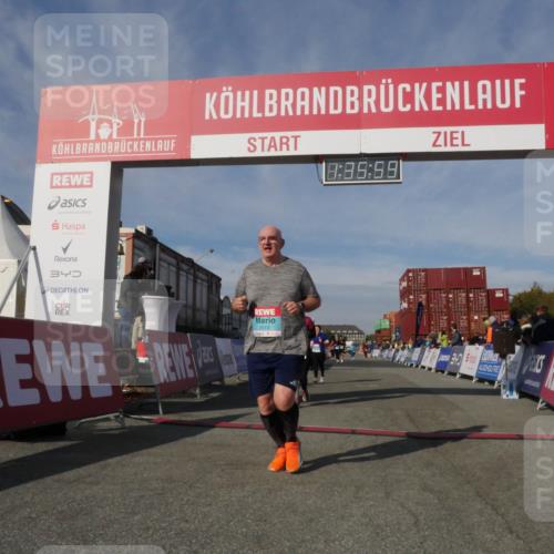 03.10.2025 - Köhlbrandbrückenlauf Matties Gatica Varas http://msf.ph/oto/9171261 03.10.2025 10:36:01 Ziel 2148, 2418, 2474, 3565, 3566 meine-sportfotos.de