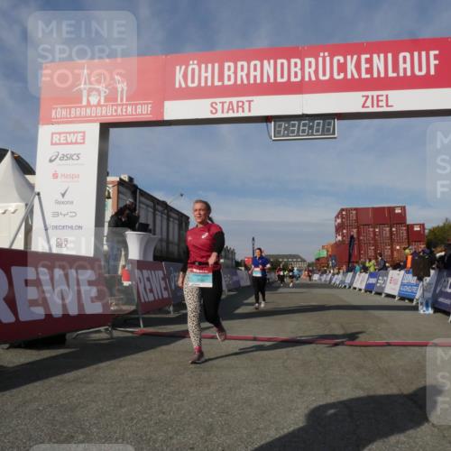 03.10.2025 - Köhlbrandbrückenlauf Matties Gatica Varas http://msf.ph/oto/9171264 03.10.2025 10:36:03 Ziel 2418, 2474, 3565, 3566 meine-sportfotos.de