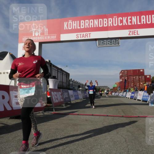 03.10.2025 - Köhlbrandbrückenlauf Matties Gatica Varas http://msf.ph/oto/9171266 03.10.2025 10:36:04 Ziel 2418, 2474, 3565, 3566 meine-sportfotos.de
