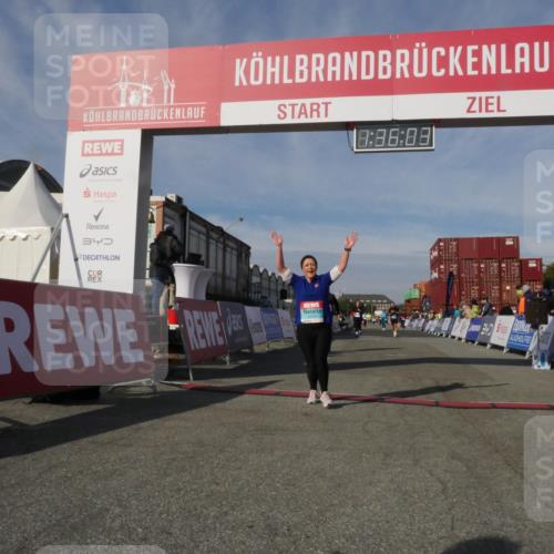 03.10.2025 - Köhlbrandbrückenlauf Matties Gatica Varas http://msf.ph/oto/9171269 03.10.2025 10:36:05 Ziel 2344, 2418, 2474, 3565, 3566 meine-sportfotos.de