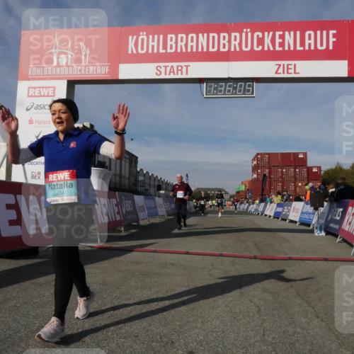 03.10.2025 - Köhlbrandbrückenlauf Matties Gatica Varas http://msf.ph/oto/9171272 03.10.2025 10:36:06 Ziel 1837, 2344, 2418, 3565, 3566 meine-sportfotos.de