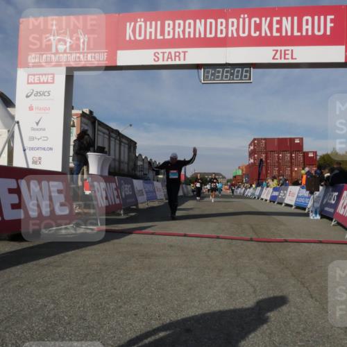 03.10.2025 - Köhlbrandbrückenlauf Matties Gatica Varas http://msf.ph/oto/9171274 03.10.2025 10:36:07 Ziel 1837, 2344, 2418, 3565, 3566 meine-sportfotos.de
