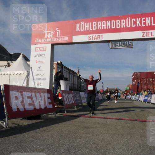 03.10.2025 - Köhlbrandbrückenlauf Matties Gatica Varas http://msf.ph/oto/9171276 03.10.2025 10:36:08 Ziel 1837, 2161, 2344, 2418, 3565, 3566 meine-sportfotos.de