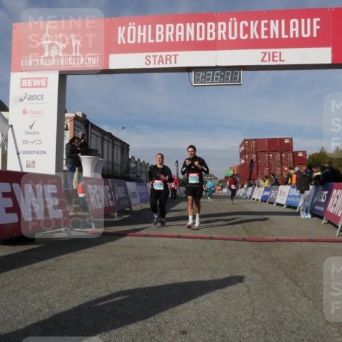 03.10.2025 - Köhlbrandbrückenlauf Matties Gatica Varas http://msf.ph/oto/9171286 03.10.2025 10:36:13 Ziel 1837, 2161, 2344, 3565, 3566 meine-sportfotos.de