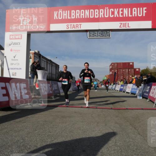 03.10.2025 - Köhlbrandbrückenlauf Matties Gatica Varas http://msf.ph/oto/9171287 03.10.2025 10:36:14 Ziel 1837, 2161, 2344, 2427 meine-sportfotos.de