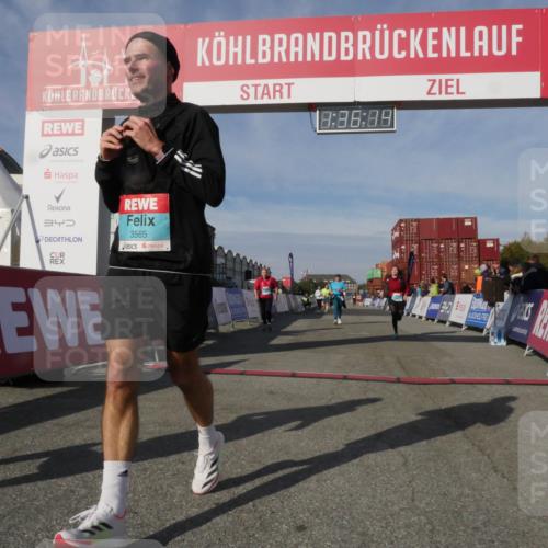 03.10.2025 - Köhlbrandbrückenlauf Matties Gatica Varas http://msf.ph/oto/9171291 03.10.2025 10:36:15 Ziel 1837, 2161, 2344, 2427, 2476 meine-sportfotos.de