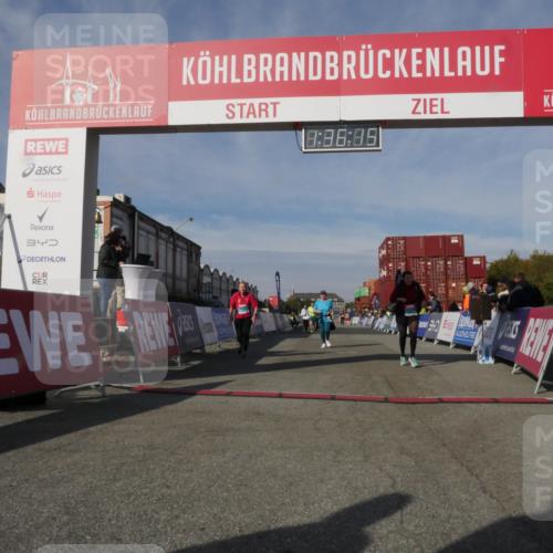 03.10.2025 - Köhlbrandbrückenlauf Matties Gatica Varas http://msf.ph/oto/9171293 03.10.2025 10:36:16 Ziel 1837, 2161, 2344, 2427, 2476 meine-sportfotos.de