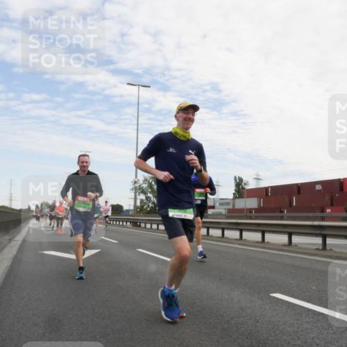 03.10.2025 - Köhlbrandbrückenlauf Matties Gatica Varas http://msf.ph/oto/9171296 03.10.2025 15:16:10 Position 3 8848 meine-sportfotos.de