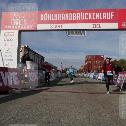 03.10.2025 - Köhlbrandbrückenlauf Matties Gatica Varas http://msf.ph/oto/9171299 03.10.2025 10:36:18 Ziel 1837, 2161, 2427, 2476 meine-sportfotos.de