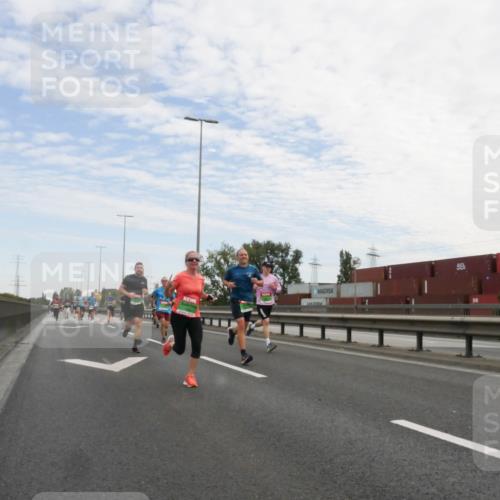 03.10.2025 - Köhlbrandbrückenlauf Matties Gatica Varas http://msf.ph/oto/9171309 03.10.2025 15:16:13 Position 3  meine-sportfotos.de
