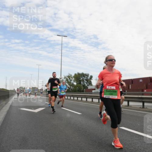 03.10.2025 - Köhlbrandbrückenlauf Matties Gatica Varas http://msf.ph/oto/9171313 03.10.2025 15:16:14 Position 3 7266 meine-sportfotos.de
