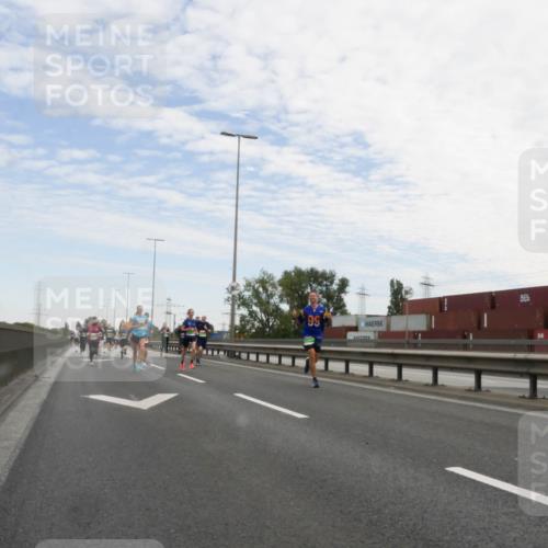 03.10.2025 - Köhlbrandbrückenlauf Matties Gatica Varas http://msf.ph/oto/9171326 03.10.2025 15:16:17 Position 3 99 meine-sportfotos.de