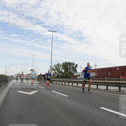 03.10.2025 - Köhlbrandbrückenlauf Matties Gatica Varas http://msf.ph/oto/9171330 03.10.2025 15:16:18 Position 3 99 meine-sportfotos.de