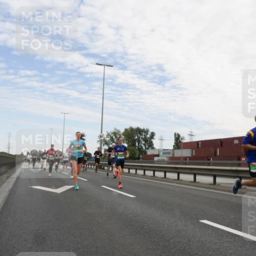 03.10.2025 - Köhlbrandbrückenlauf Matties Gatica Varas http://msf.ph/oto/9171334 03.10.2025 15:16:19 Position 3  meine-sportfotos.de