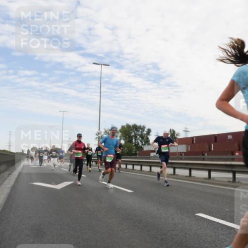 03.10.2025 - Köhlbrandbrückenlauf Matties Gatica Varas http://msf.ph/oto/9171340 03.10.2025 15:16:21 Position 3 7898 meine-sportfotos.de