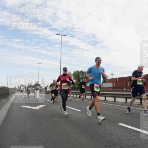 03.10.2025 - Köhlbrandbrückenlauf Matties Gatica Varas http://msf.ph/oto/9171343 03.10.2025 15:16:22 Position 3  meine-sportfotos.de