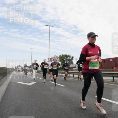 03.10.2025 - Köhlbrandbrückenlauf Matties Gatica Varas http://msf.ph/oto/9171347 03.10.2025 15:16:23 Position 3 7207 meine-sportfotos.de