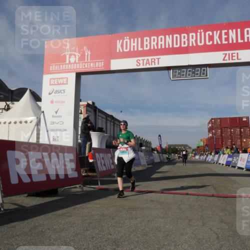03.10.2025 - Köhlbrandbrückenlauf Matties Gatica Varas http://msf.ph/oto/9171352 03.10.2025 10:36:32 Ziel 2475, 3589 meine-sportfotos.de