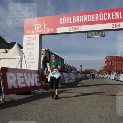 03.10.2025 - Köhlbrandbrückenlauf Matties Gatica Varas http://msf.ph/oto/9171354 03.10.2025 10:36:32 Ziel 2475, 3589 meine-sportfotos.de