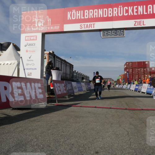 03.10.2025 - Köhlbrandbrückenlauf Matties Gatica Varas http://msf.ph/oto/9171358 03.10.2025 10:36:38 Ziel 1819, 1982, 2331, 2475, 3225, 3589 meine-sportfotos.de