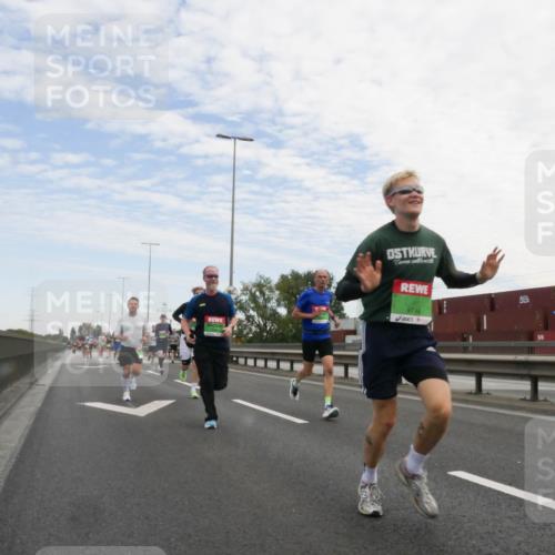 03.10.2025 - Köhlbrandbrückenlauf Matties Gatica Varas http://msf.ph/oto/9171361 03.10.2025 15:16:26 Position 3 9746 meine-sportfotos.de