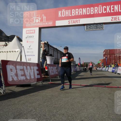 03.10.2025 - Köhlbrandbrückenlauf Matties Gatica Varas http://msf.ph/oto/9171366 03.10.2025 10:36:40 Ziel 1819, 1982, 2331, 2780, 3225, 3311, 3589 meine-sportfotos.de
