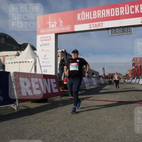 03.10.2025 - Köhlbrandbrückenlauf Matties Gatica Varas http://msf.ph/oto/9171368 03.10.2025 10:36:40 Ziel 1819, 1982, 2331, 2780, 3225, 3311, 3589 meine-sportfotos.de