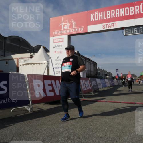 03.10.2025 - Köhlbrandbrückenlauf Matties Gatica Varas http://msf.ph/oto/9171370 03.10.2025 10:36:40 Ziel 1819, 1982, 2331, 2780, 3225, 3311, 3589 meine-sportfotos.de