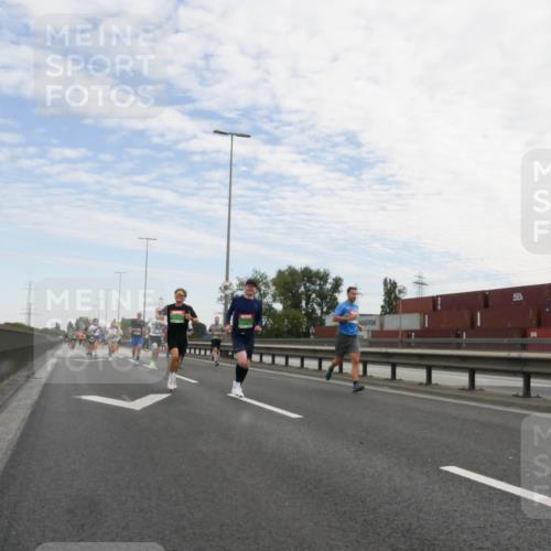 03.10.2025 - Köhlbrandbrückenlauf Matties Gatica Varas http://msf.ph/oto/9171373 03.10.2025 15:16:29 Position 3  meine-sportfotos.de