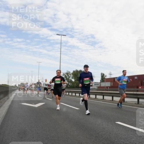 03.10.2025 - Köhlbrandbrückenlauf Matties Gatica Varas http://msf.ph/oto/9171377 03.10.2025 15:16:30 Position 3  meine-sportfotos.de