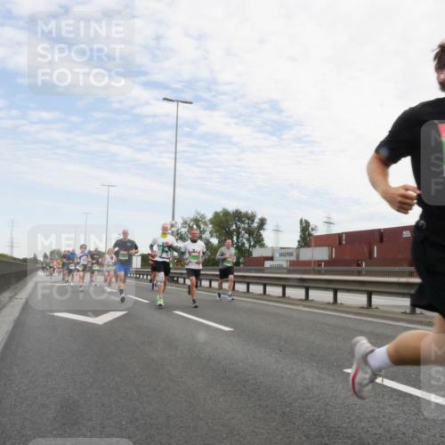 03.10.2025 - Köhlbrandbrückenlauf Matties Gatica Varas http://msf.ph/oto/9171381 03.10.2025 15:16:31 Position 3 7577 meine-sportfotos.de