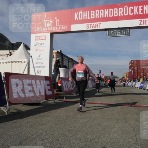 03.10.2025 - Köhlbrandbrückenlauf Matties Gatica Varas http://msf.ph/oto/9171384 03.10.2025 10:36:44 Ziel 1819, 1982, 2331, 2780, 3094, 3225, 3311 meine-sportfotos.de