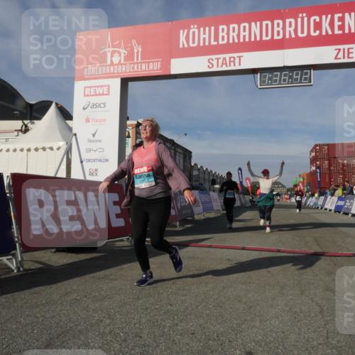 03.10.2025 - Köhlbrandbrückenlauf Matties Gatica Varas http://msf.ph/oto/9171386 03.10.2025 10:36:44 Ziel 1819, 1982, 2331, 2780, 3094, 3225, 3311 meine-sportfotos.de