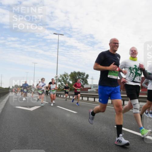 03.10.2025 - Köhlbrandbrückenlauf Matties Gatica Varas http://msf.ph/oto/9171392 03.10.2025 15:16:34 Position 3  meine-sportfotos.de