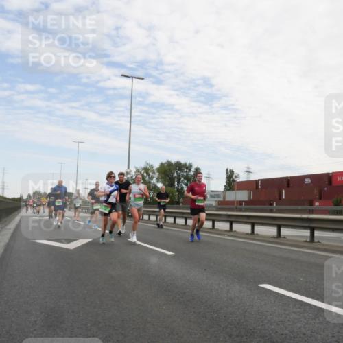 03.10.2025 - Köhlbrandbrückenlauf Matties Gatica Varas http://msf.ph/oto/9171394 03.10.2025 15:16:34 Position 3  meine-sportfotos.de