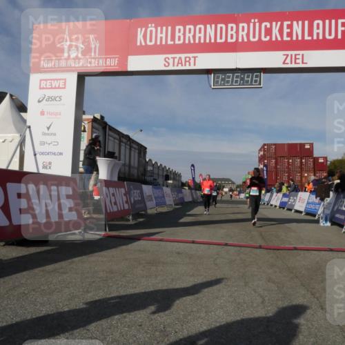 03.10.2025 - Köhlbrandbrückenlauf Matties Gatica Varas http://msf.ph/oto/9171399 03.10.2025 10:36:47 Ziel 1982, 2780, 3094, 3225, 3311 meine-sportfotos.de