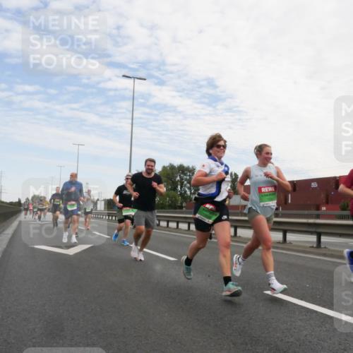 03.10.2025 - Köhlbrandbrückenlauf Matties Gatica Varas http://msf.ph/oto/9171400 03.10.2025 15:16:36 Position 3  meine-sportfotos.de