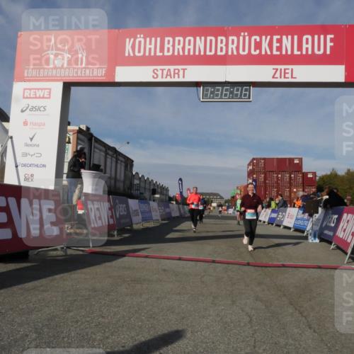 03.10.2025 - Köhlbrandbrückenlauf Matties Gatica Varas http://msf.ph/oto/9171401 03.10.2025 10:36:48 Ziel 1982, 2535, 2780, 3094, 3225, 3311 meine-sportfotos.de