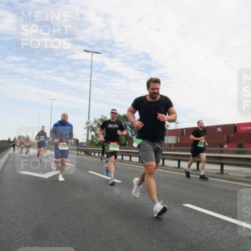 03.10.2025 - Köhlbrandbrückenlauf Matties Gatica Varas http://msf.ph/oto/9171405 03.10.2025 15:16:37 Position 3  meine-sportfotos.de